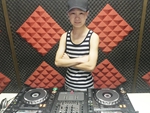 上海DJ学员杨一帆机房照片